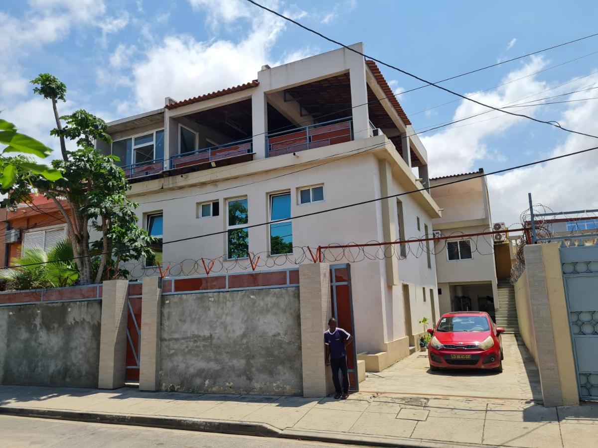 Lovely Guest House in Luanda - B&B