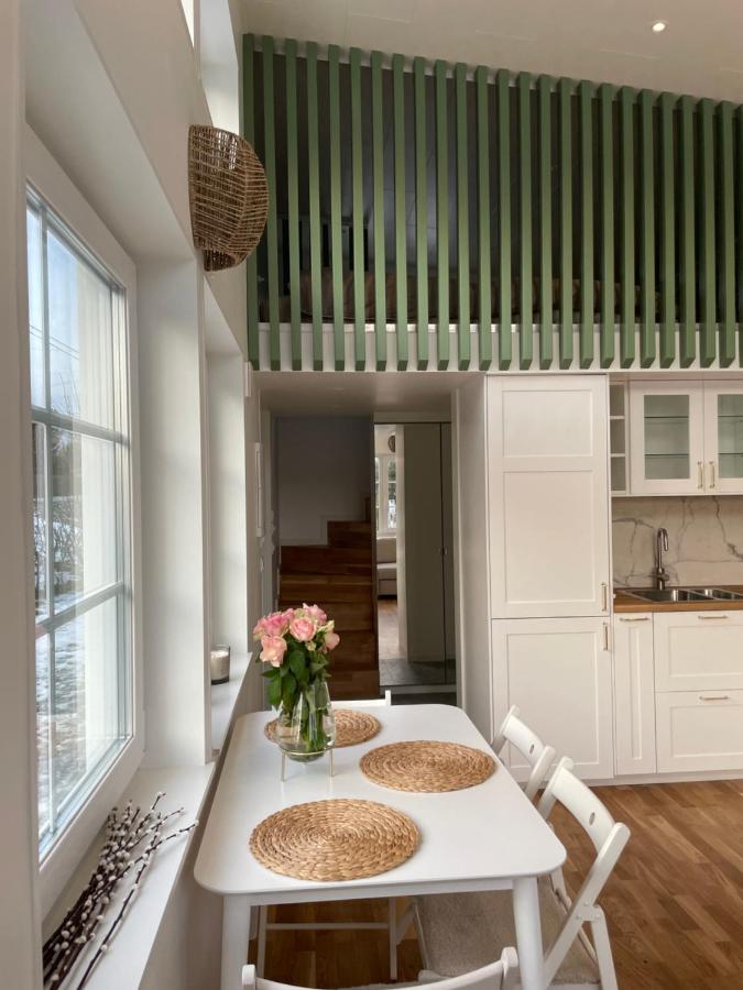 Ett nytt fräsch hus utanför Stockholm nära Arlanda - Ferienwohnung