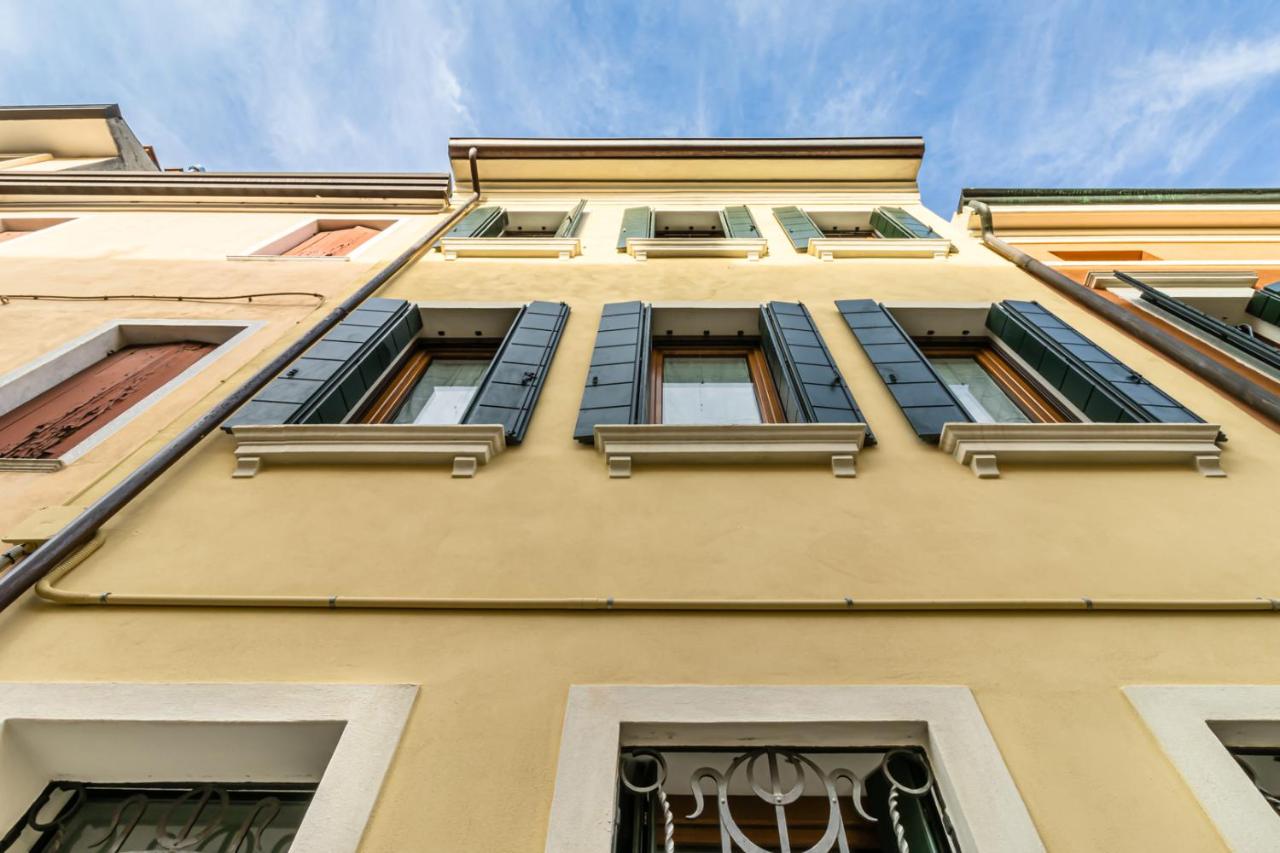 Domus Color - Bed and Breakfast