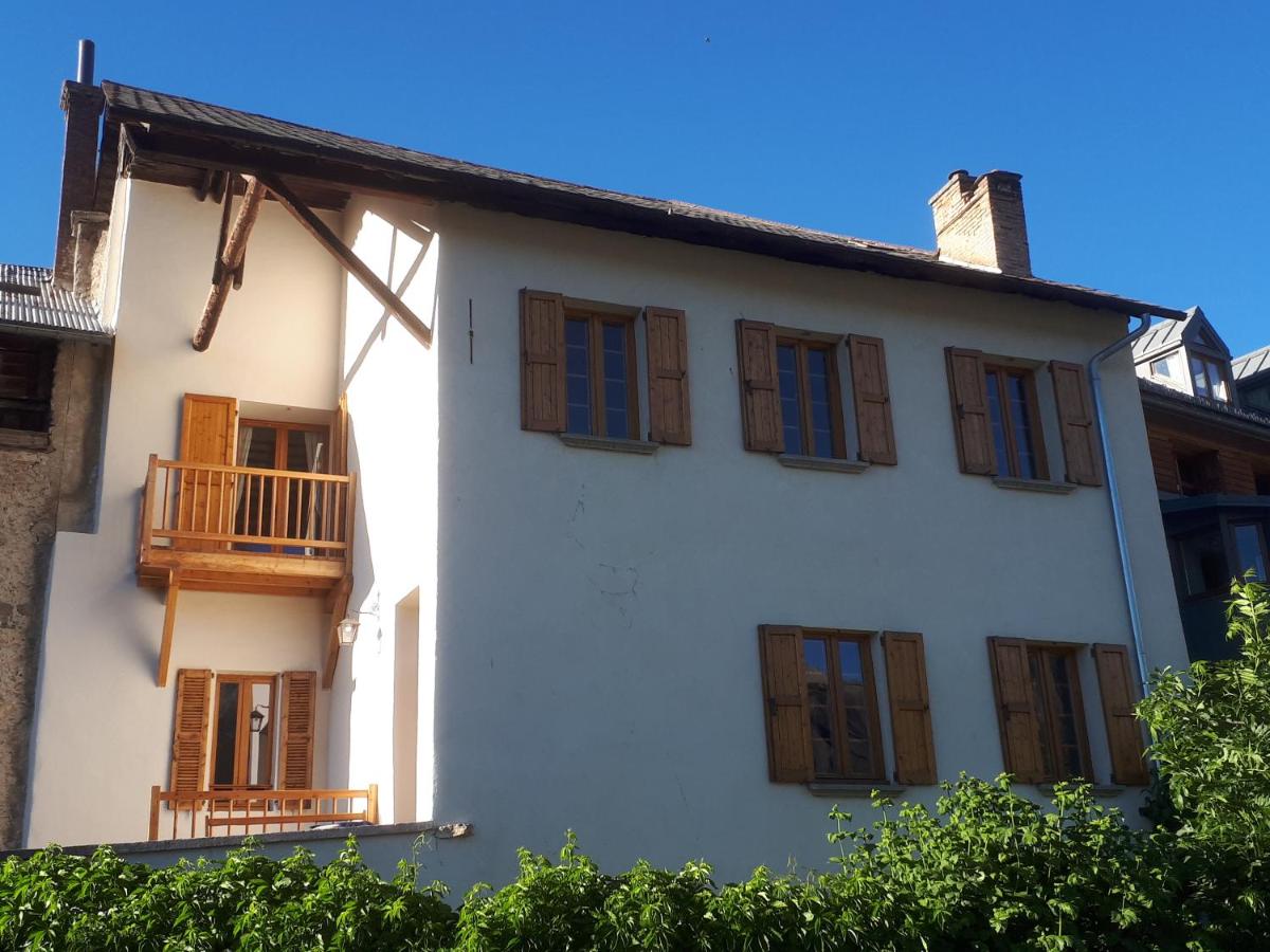 Grande maison familiale en Ubaye - B&B