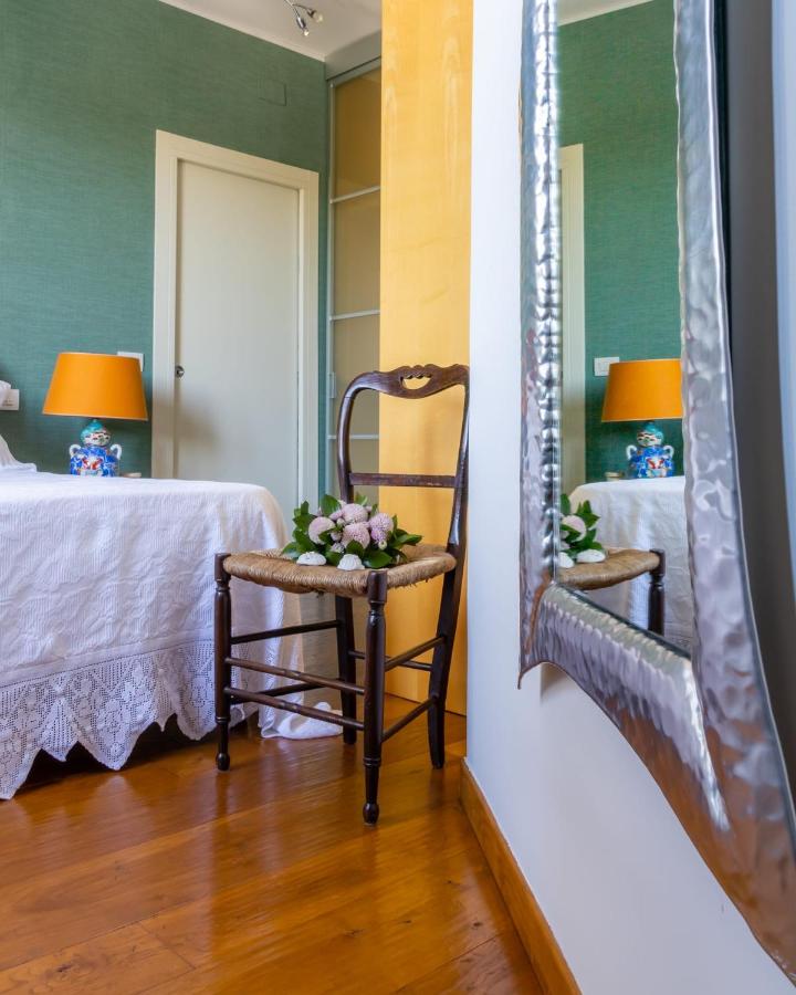 Deluxe Doppelzimmer mit seitlichem Meerblick