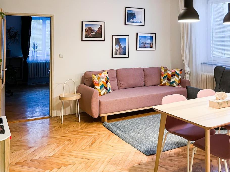Rodinný byt pro 4 na Brno-střed - Chambres d’hôtes