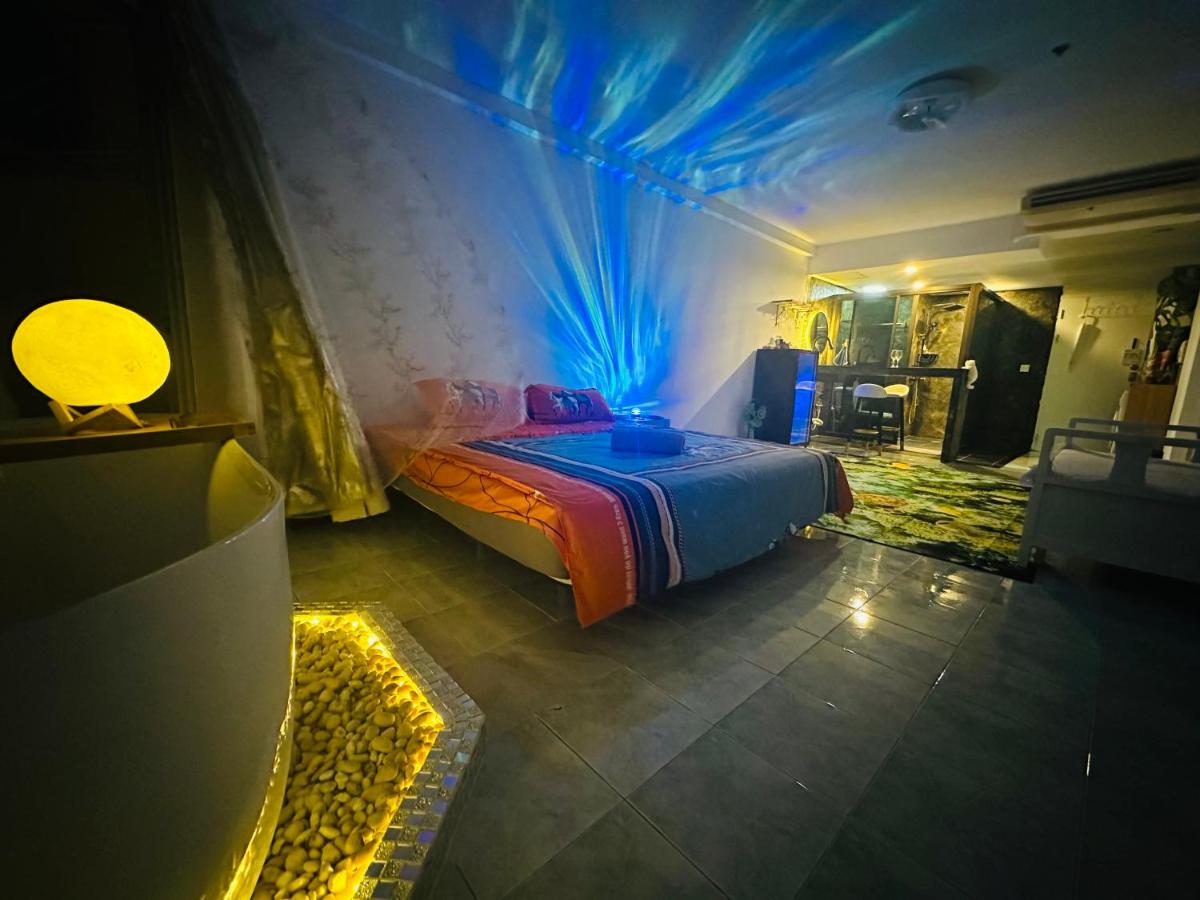 High Floor Seaview Beach Apartments-tub face to Ocean,projector,high speed Wi-Fi - B&B