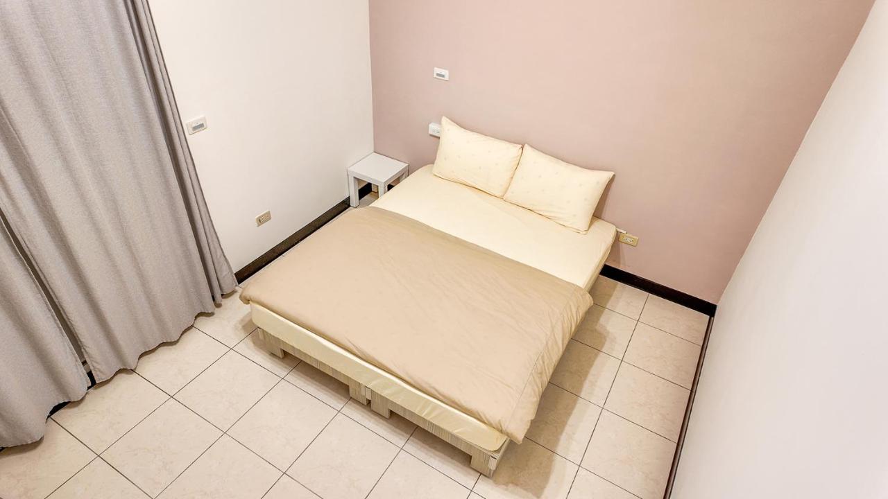 Standard Double Room with Shared Bathroom