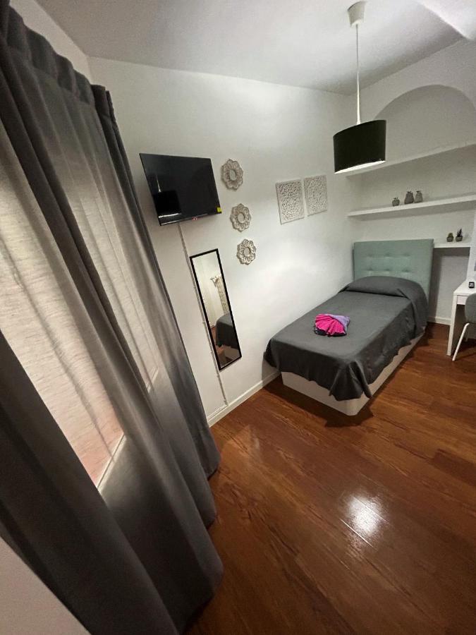 Camera Singola con Bagno in Comune