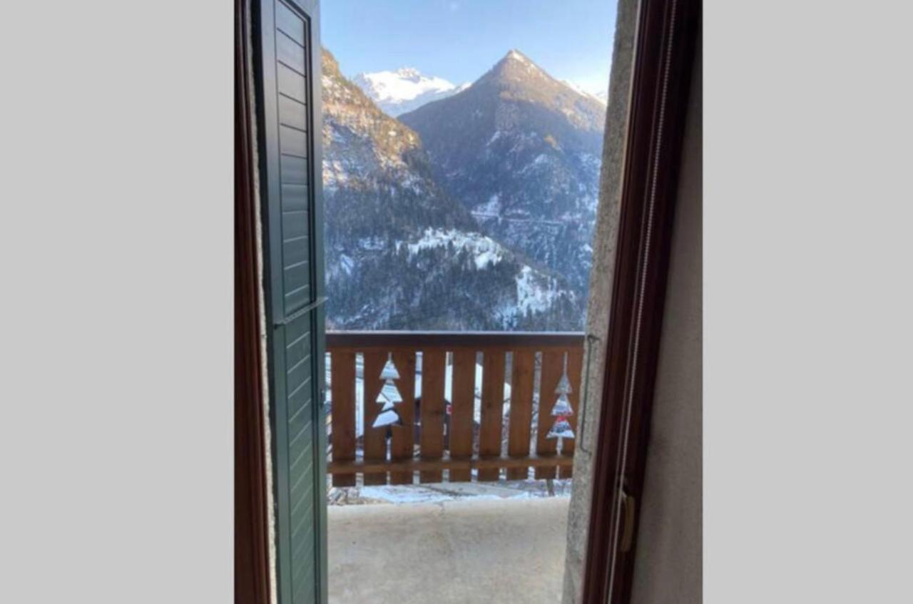 Bel appartement 2.5 pièces avec balcon, magnifique vue sur le glacier des Grands - Chambres d'hôtes Finhaut