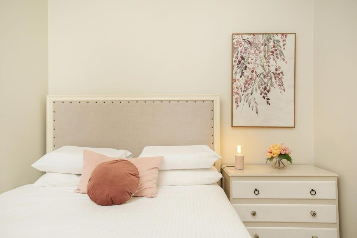 B&B Sydney - Comfortable Terrace in Central Location - Bed and Breakfast Sydney