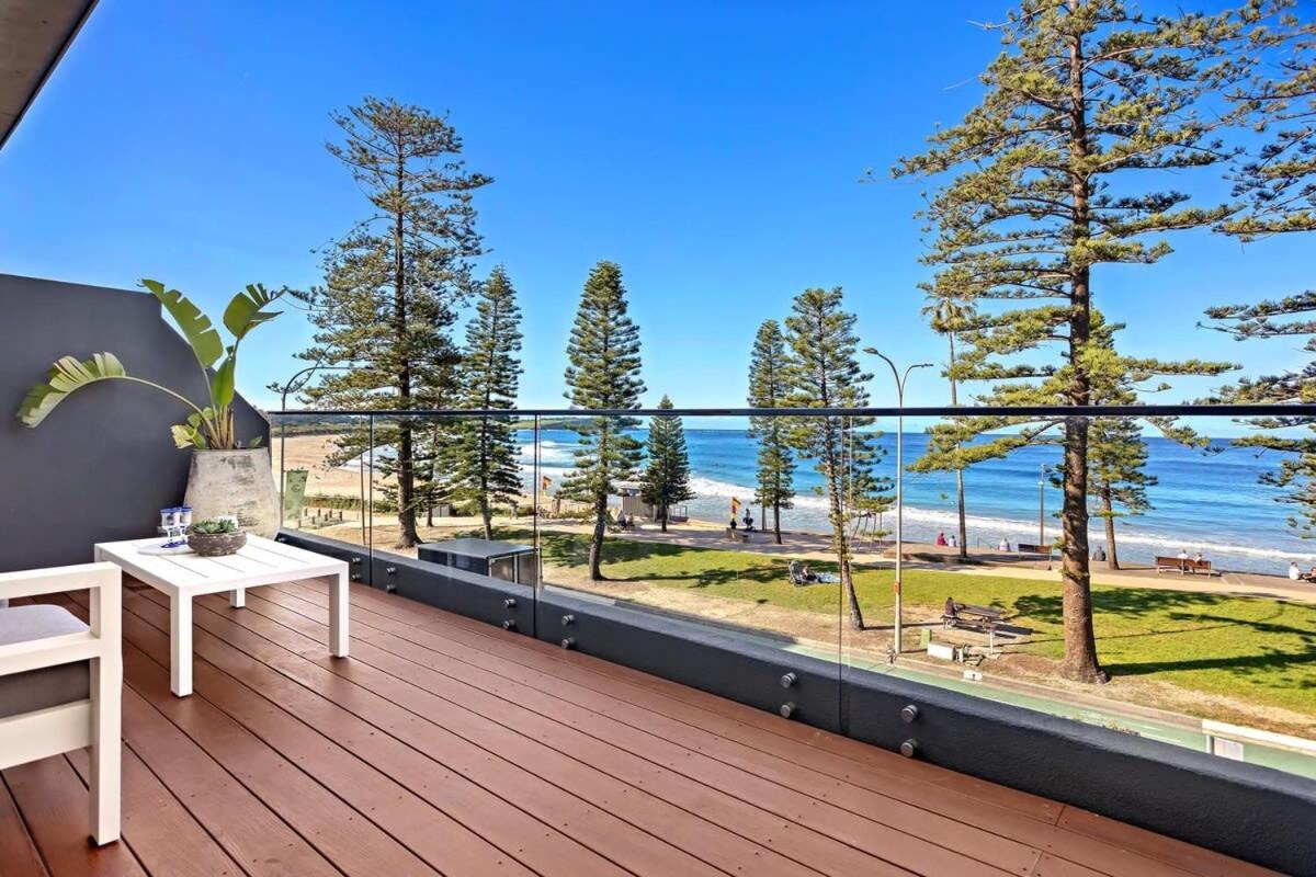 B&B Dee Why - Glorious Beachfront 3-Bed with Breathtaking Views - Bed and Breakfast Dee Why