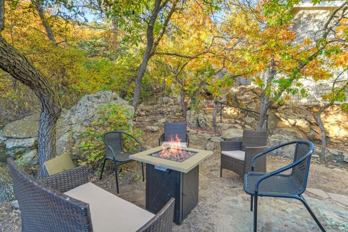 B&B Colorado Springs - Hiker's Hideaway - Nature Escape BBQ Pit Trails - Bed and Breakfast Colorado Springs