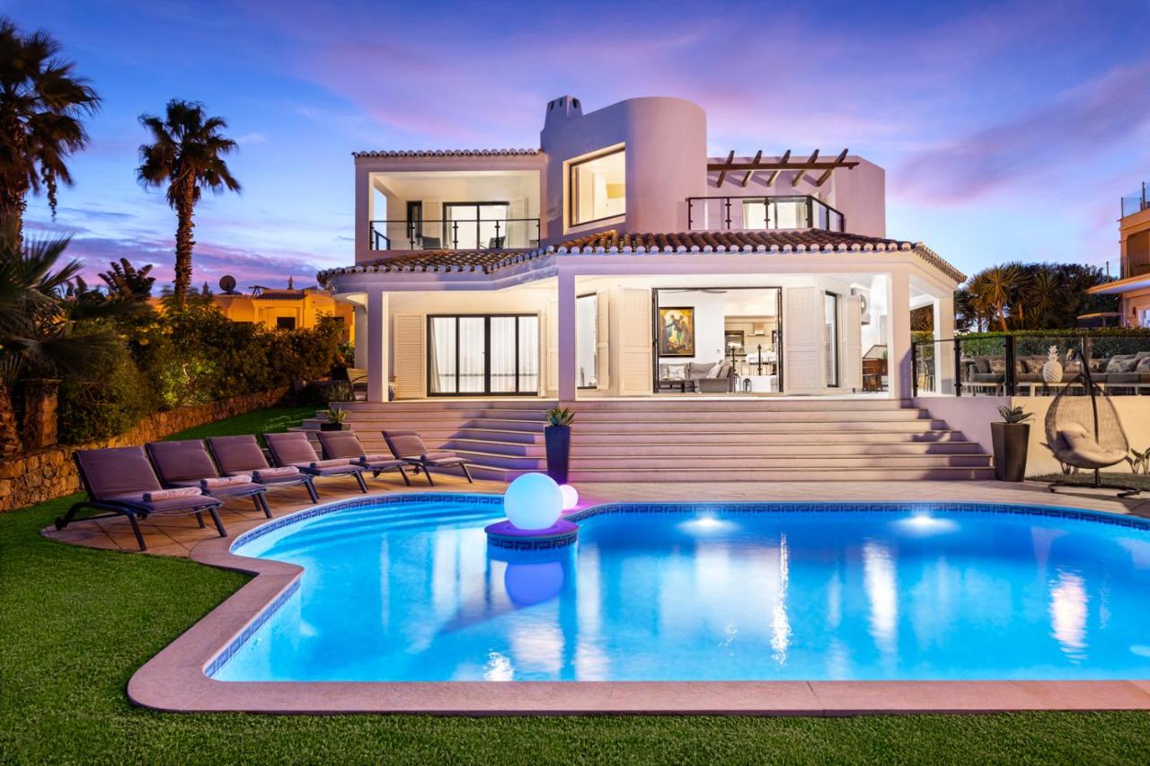 Villa met Uitzicht op Zee
