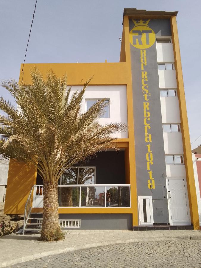 Residencial Ribeira Torta - Ferienwohnung Porto Novo
