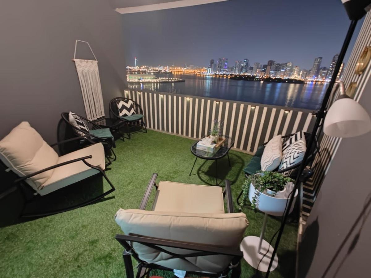 B&B Sharjah city - Luxury Corniche Apartment - Bed and Breakfast Sharjah city