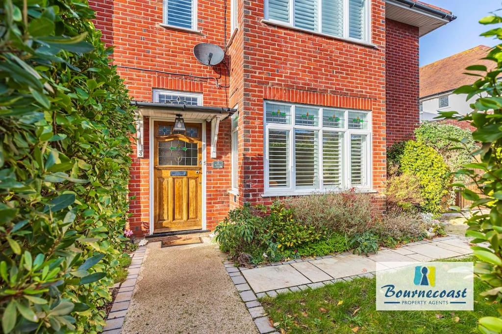 STOURWOOD CORNER by BOURNECOAST - A Spacious Apartment Near the Sandy Beaches and Shops - FM9582 - Ferienwohnung Bournemouth