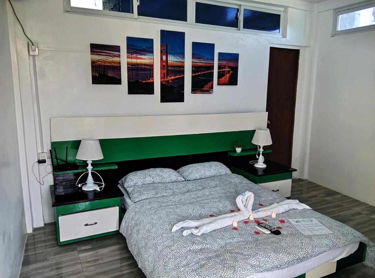 B&B Bolinao - Couple room in Holidays Beach Resort - Bed and Breakfast Bolinao