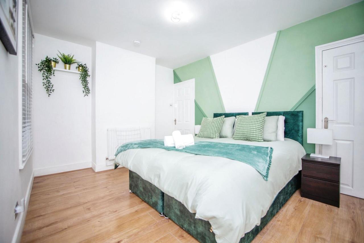 3 bedroom-Contractors-Professionals - Ferienwohnung Gillingham