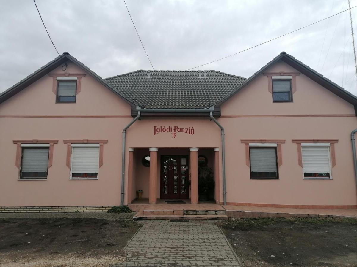 Iglódi Panzió - Chambres d’hôtes