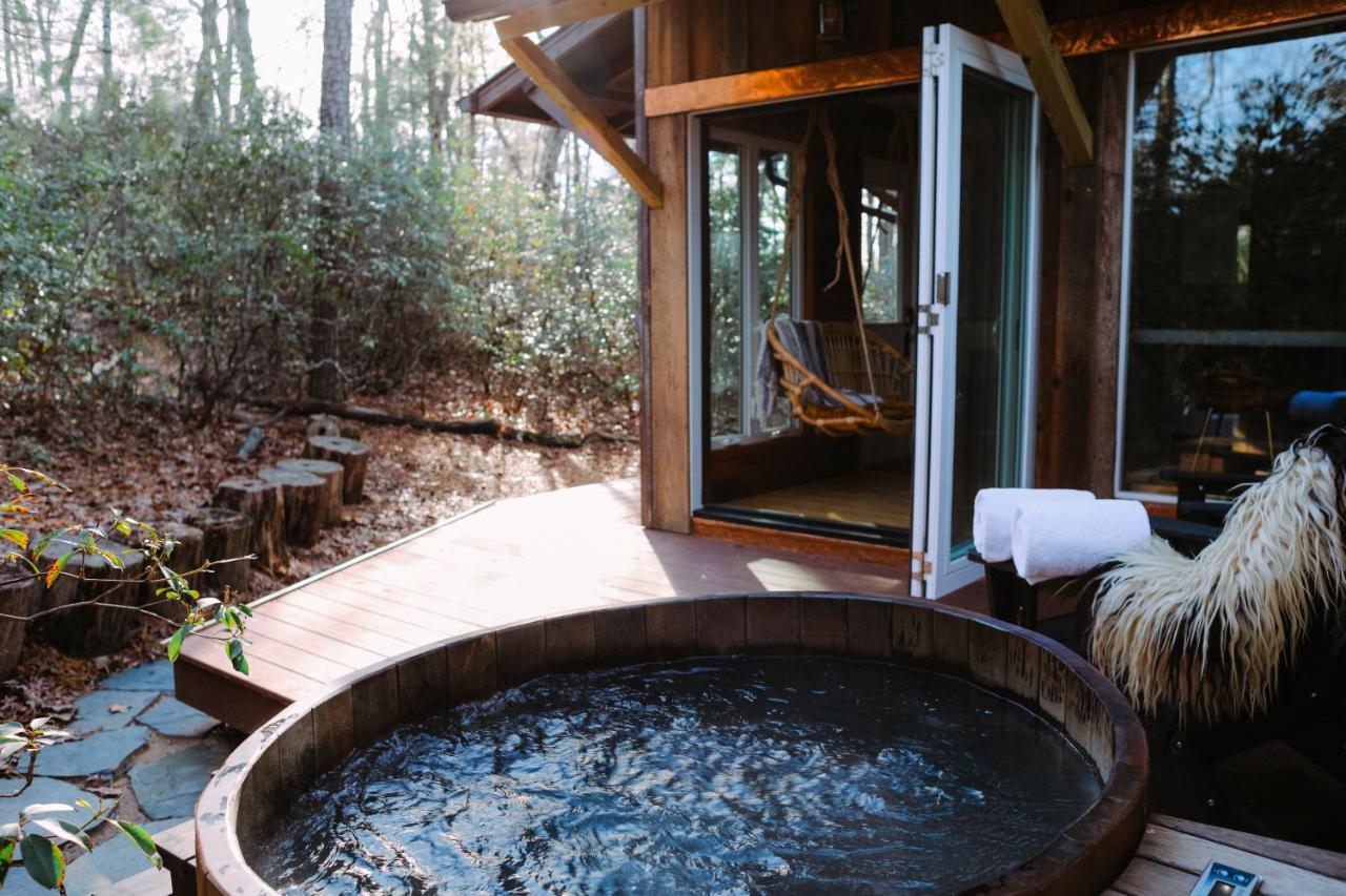 B&B Fairview - The Forest Bathhouse - Sauna, Soak, & Luxury - Bed and Breakfast Fairview