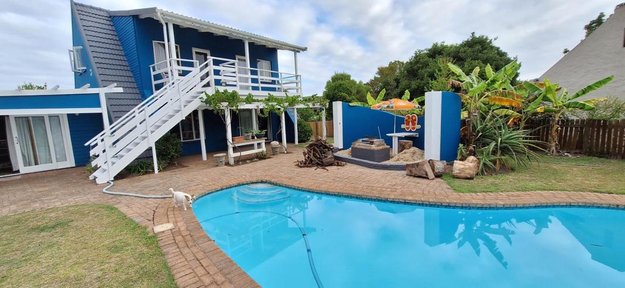 Island Flip Flop Holidays - B&B Sedgefield