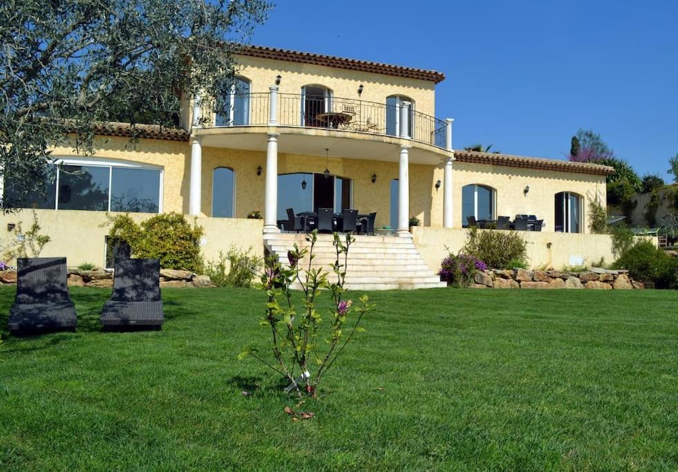 Villa Grasse vue mer exceptionnelle 8P piscine intérieure - B&B