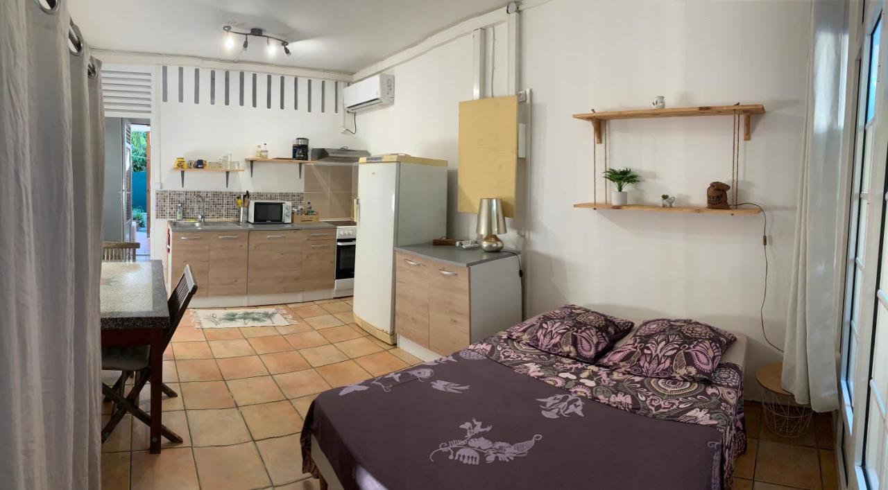 B&B Saint-Claude - Studio cosy avec fibre et parking privé - Bed and Breakfast Saint-Claude