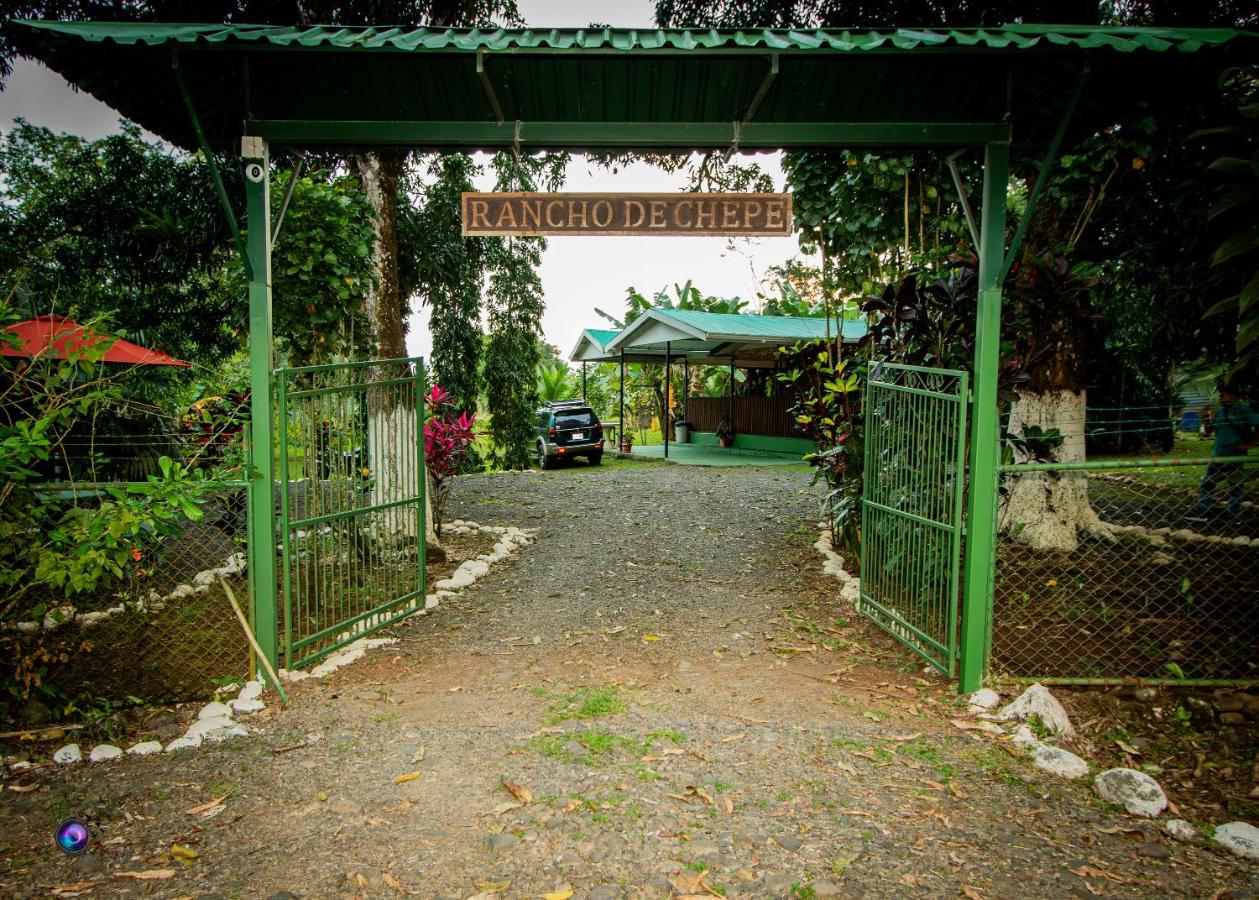 B&B La Fortuna - Chepe's Chic Bungalow - Bed and Breakfast La Fortuna