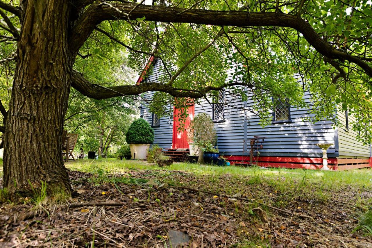 Blue Gum Church - Artistic Retreat - Bed and Breakfast Beechworth