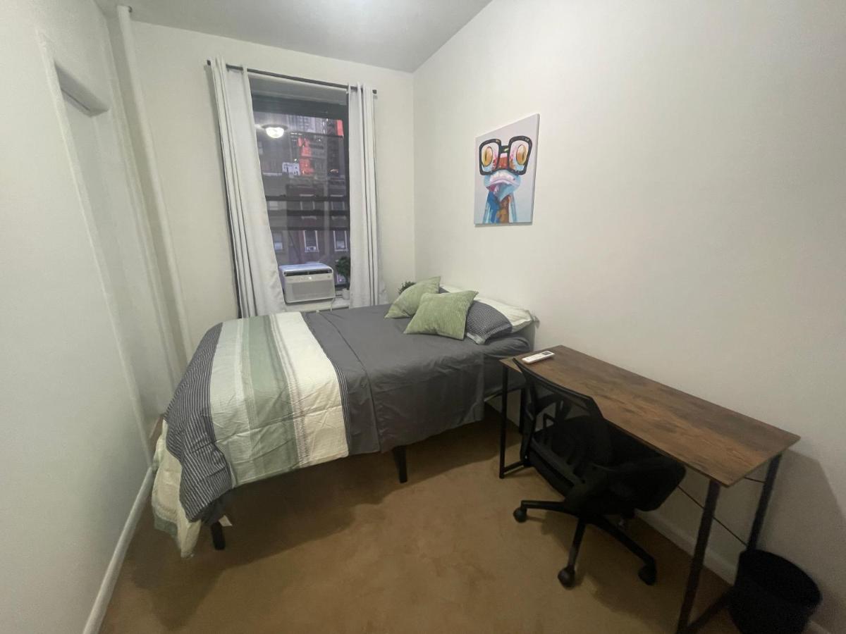 B&B New York - Comfy Guest House by Columbus Circle - Bed and Breakfast New York