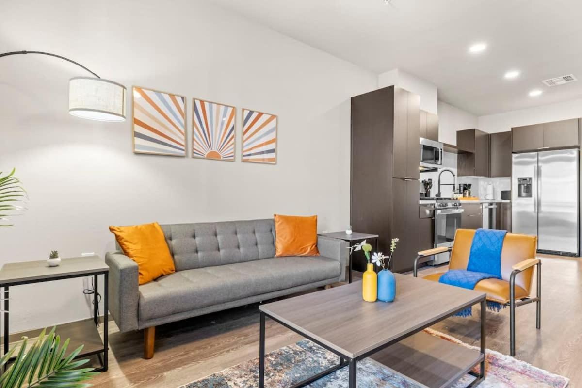 Stunning Westgate CozySuites by stadium with pool 12 - B&B