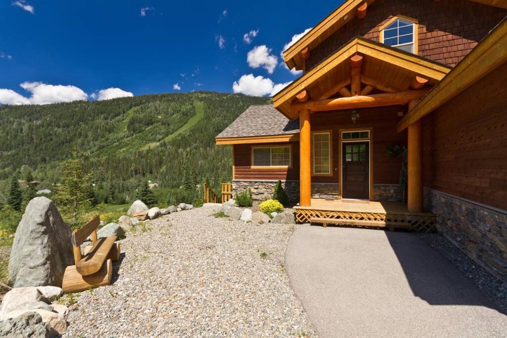 Morrisey Chalet at Sun Peaks - B&B