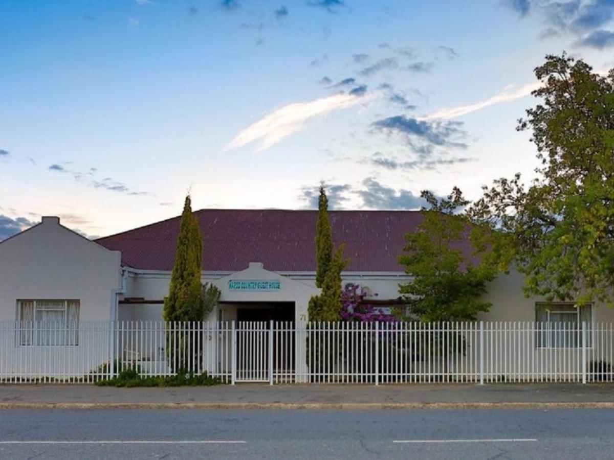 Karoo Country Guesthouse - Bed and Breakfast