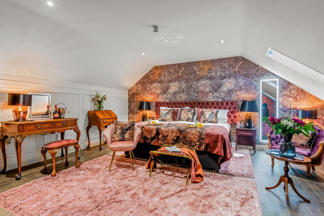 Superior Deluxe Double or Twin Room 