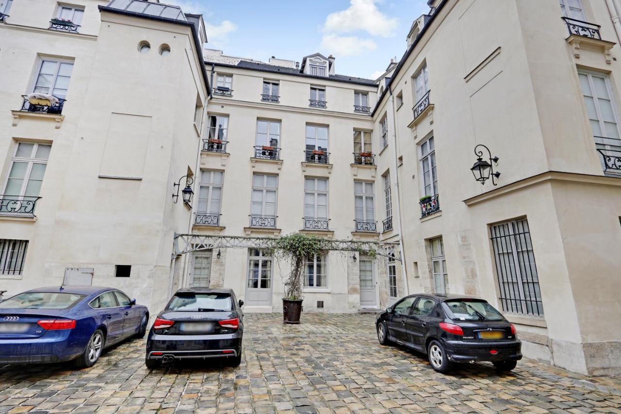 SERENERS Apartments in Place des Vosges - Rue de Birague - B&B