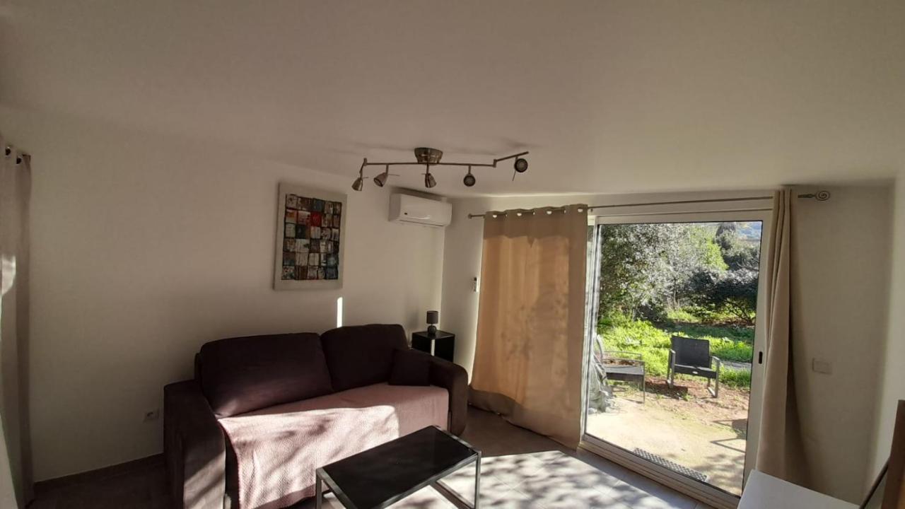 Studio climatisé indépendant de 24m² - B&B Calvi