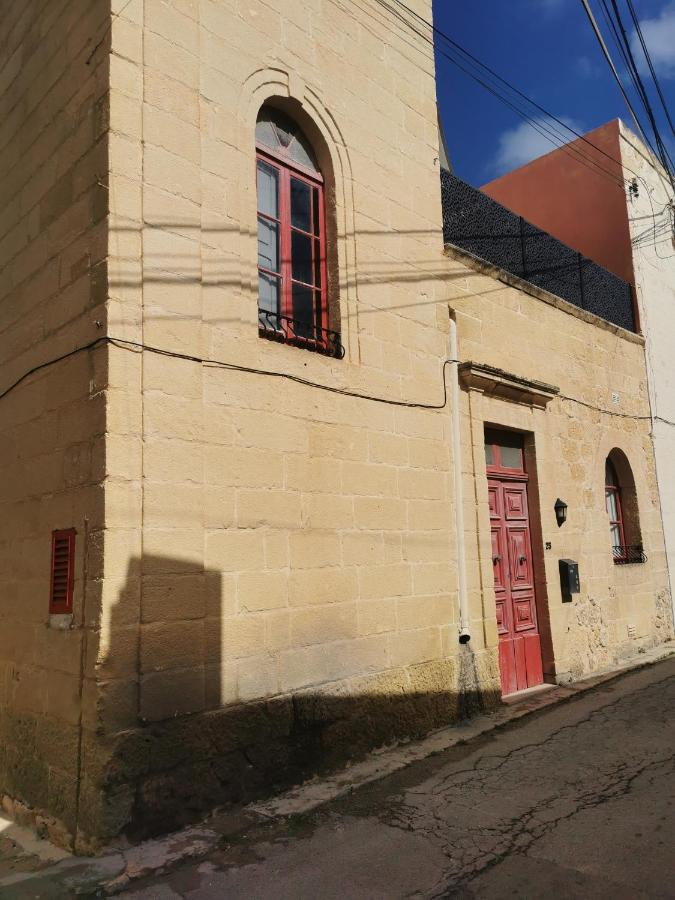 2 Large ensuite Bedrooms in Boutique Style Farmhouse B&B with Pool - Bed and Breakfast Xagħra