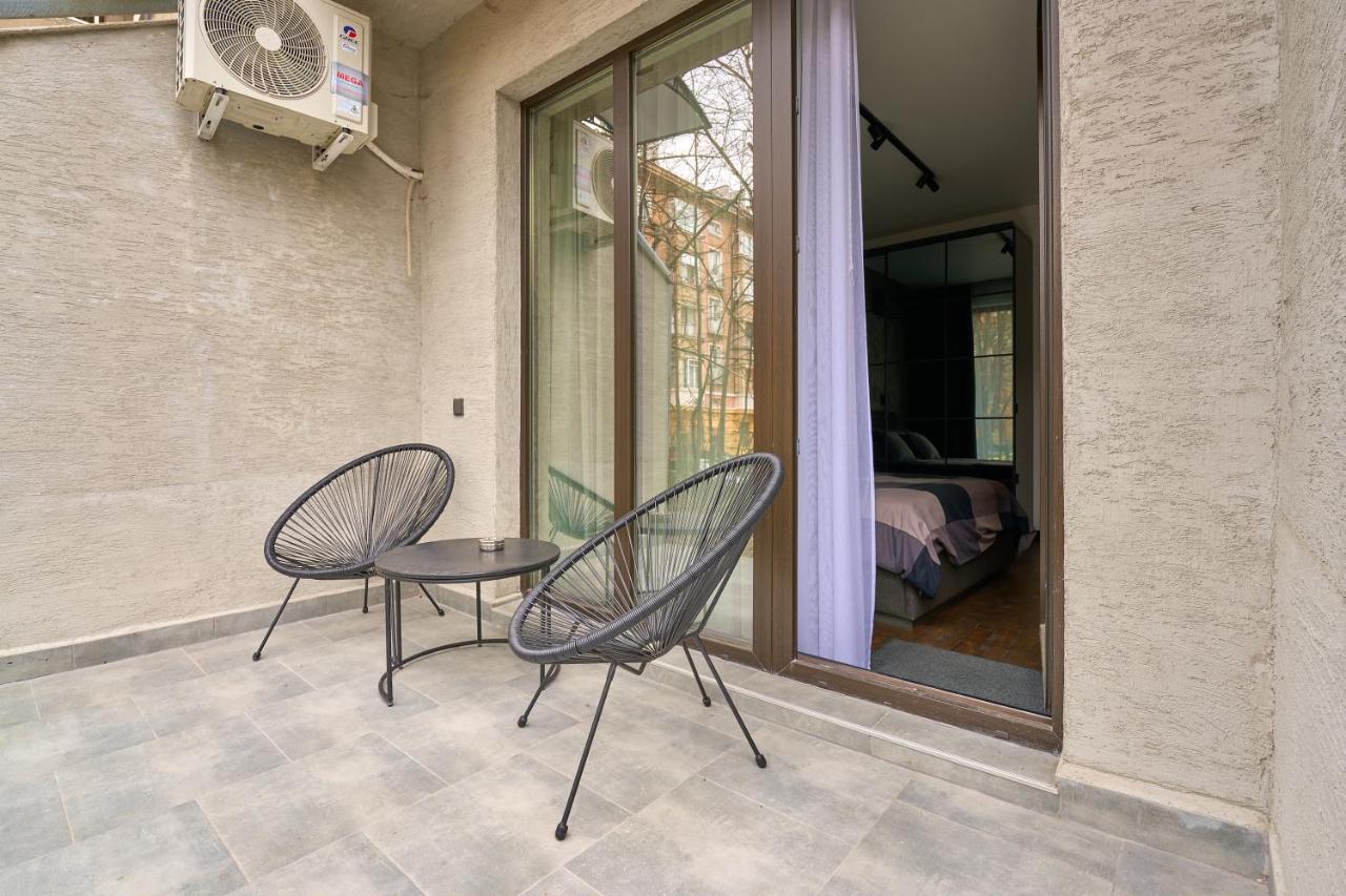 Luxury 2 Bedroom Apartment - Private Garden - Ferienwohnung