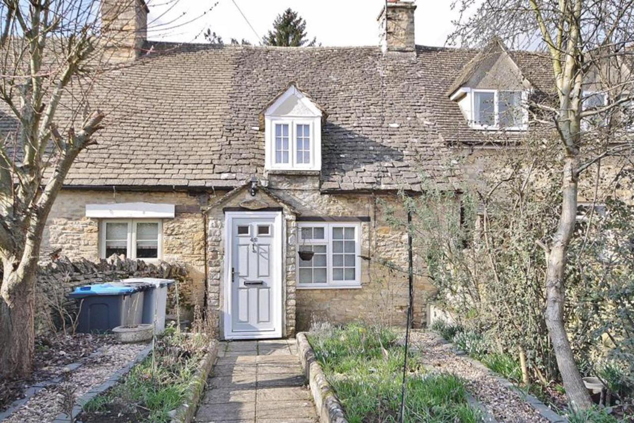 B&B Chipping Norton - Remarkable 1-Bed Cotswolds Cottage in Finstock - Bed and Breakfast Chipping Norton