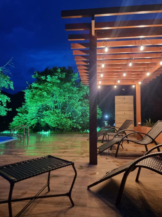 Chalé Pavão Recanto Buscapé SFX - B&B São Francisco Xavier