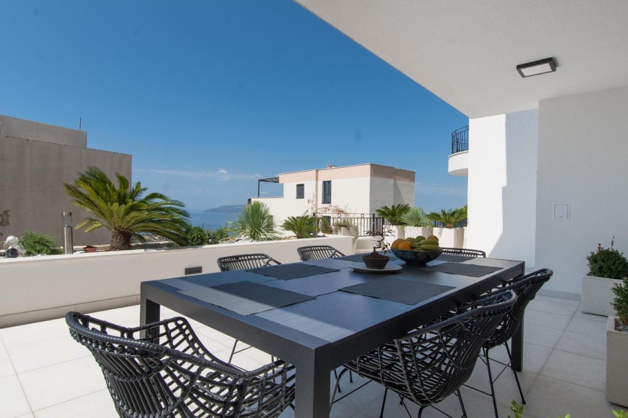 Luxury Apartment Citrin with shared Pool - B&B Makarska