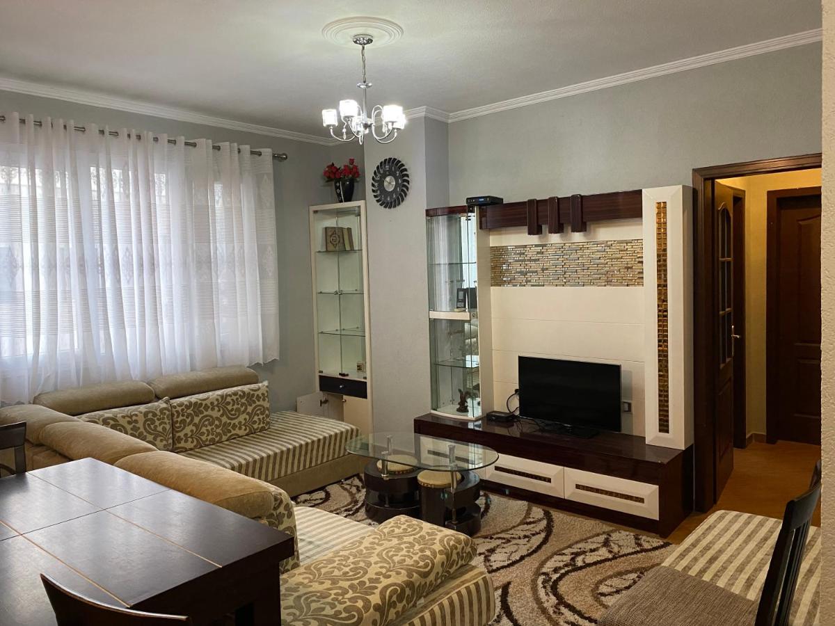 B&B Tirana - Comfortable 2-BR for 5 - Bed and Breakfast Tirana