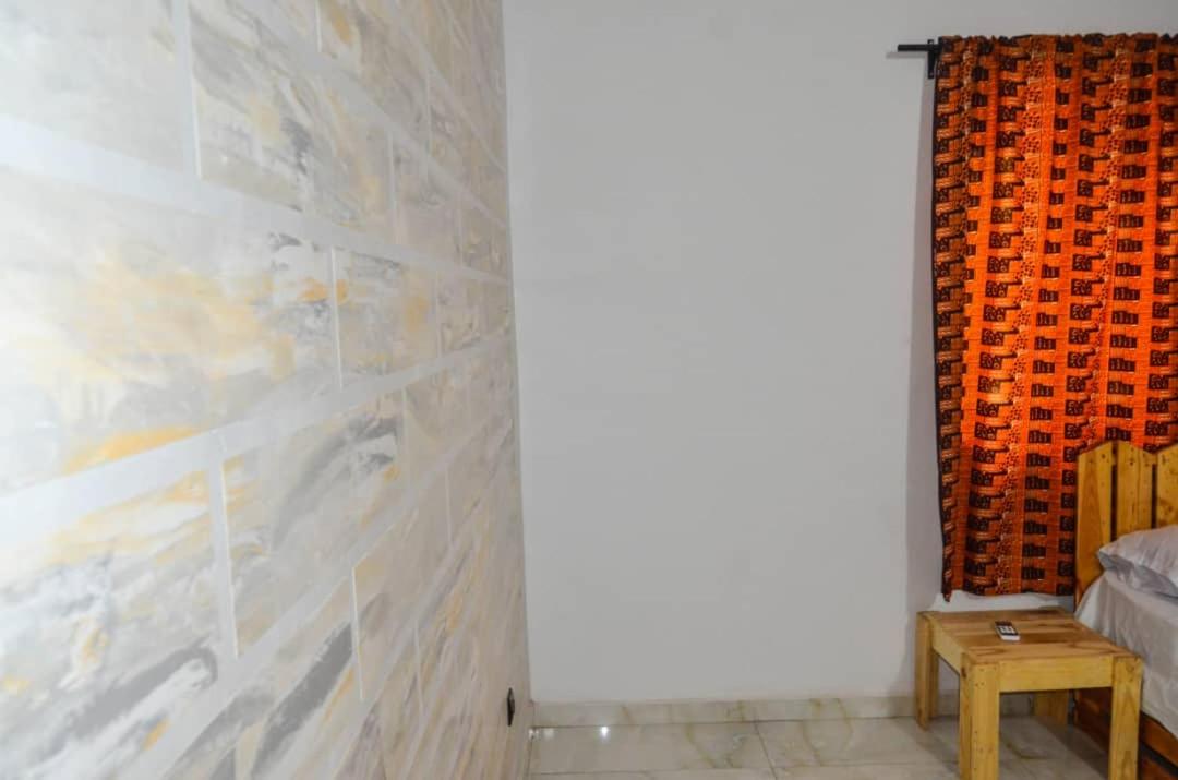 B&B Lomé - APPARTEMENT TOTSI AVENUE PYA - Bed and Breakfast Lomé