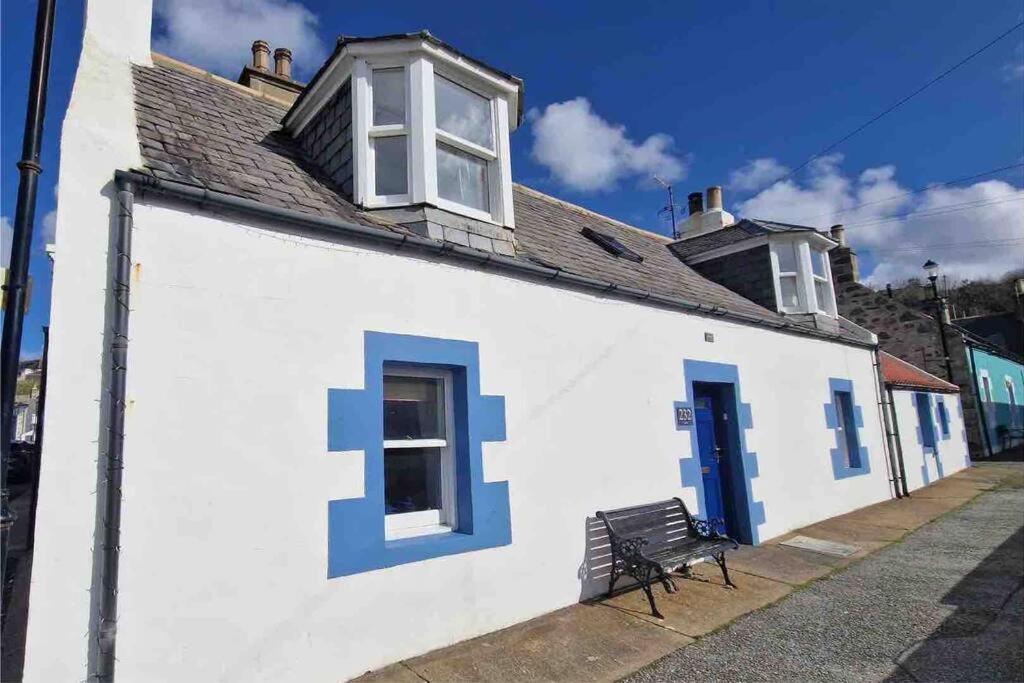 Cullen Seaside Cottage - B&B
