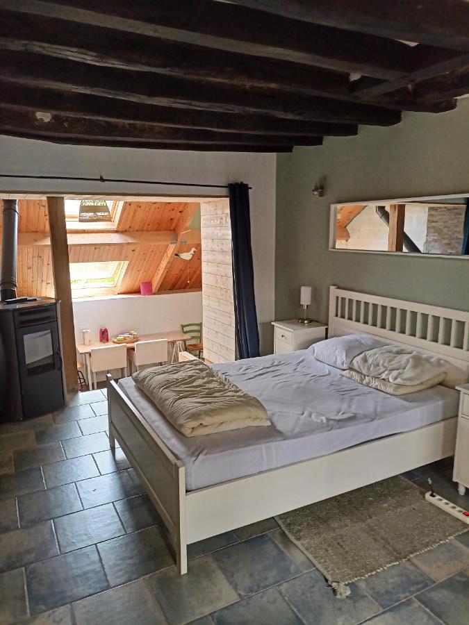 Deluxe Double Room (2 Adults + 1 Child)