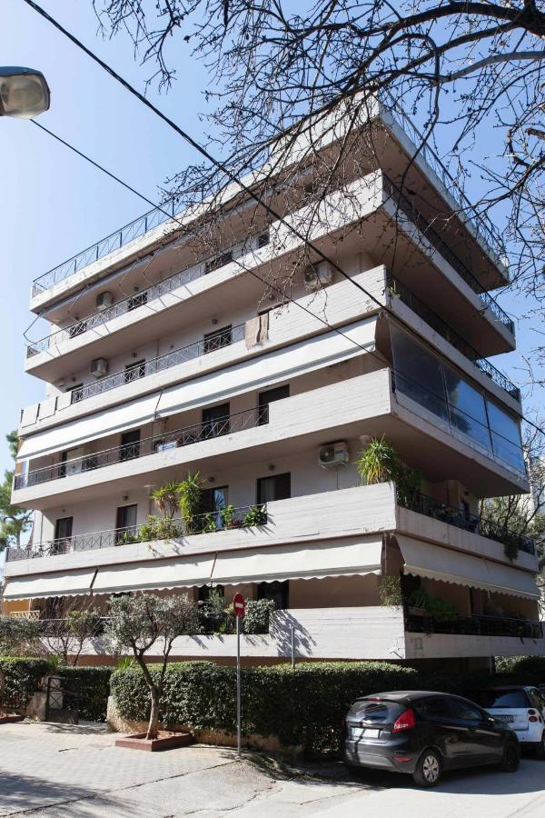 Marousi Modern Green Oasis Apt w Amazing Balcony - Chambres d’hôtes Athènes