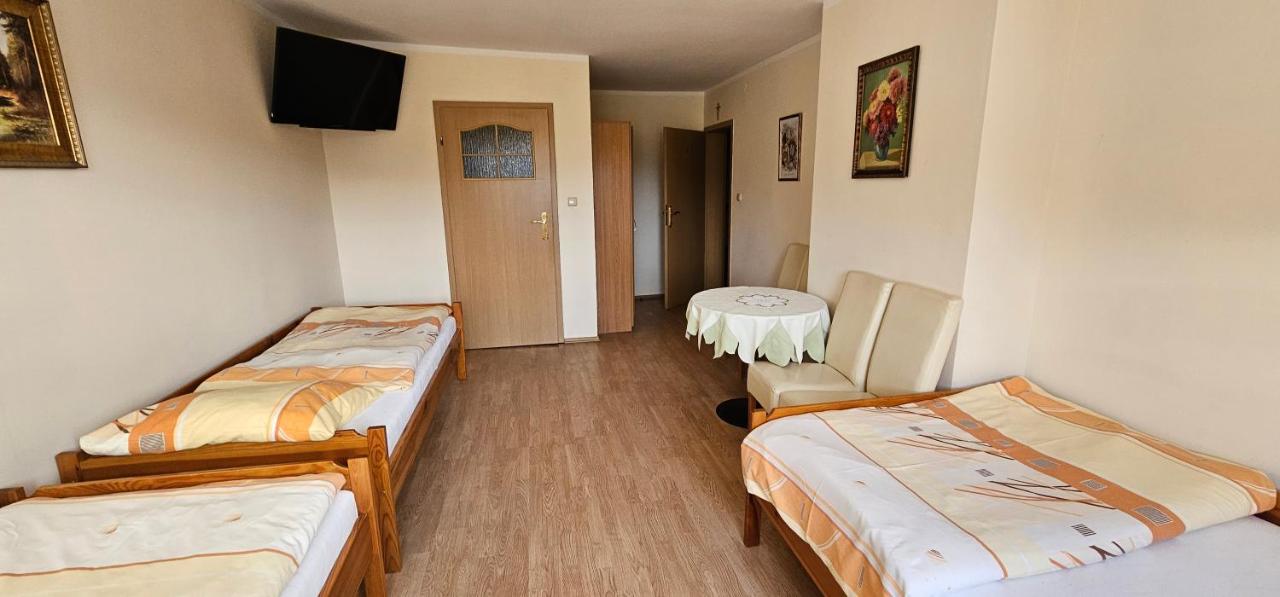 Quadruple Room with Private Bathroom