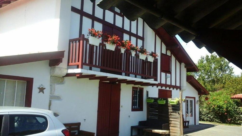 Location appartement dans Maison Basque - B&B