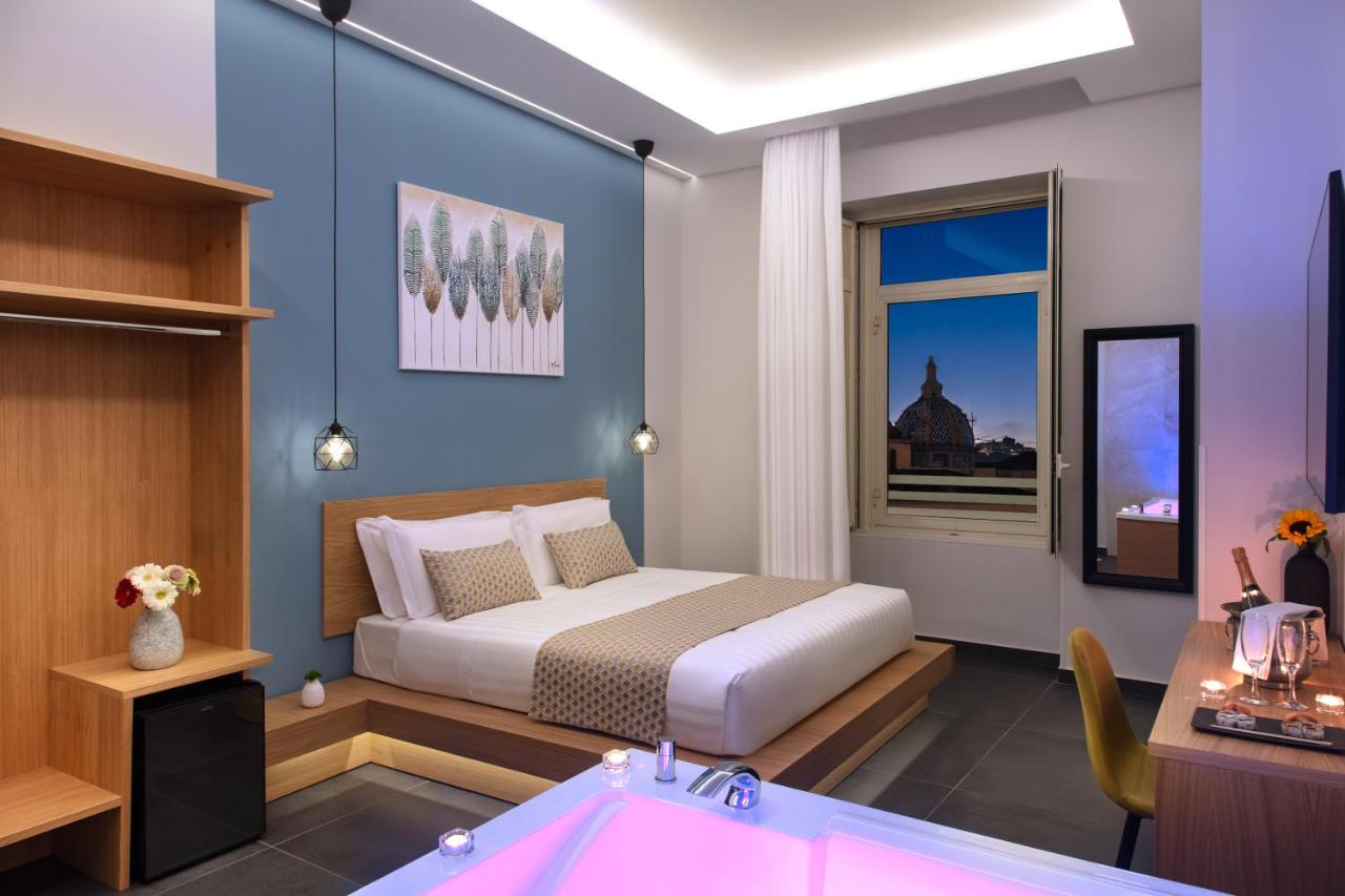 Deluxe Suite with Spa Bath