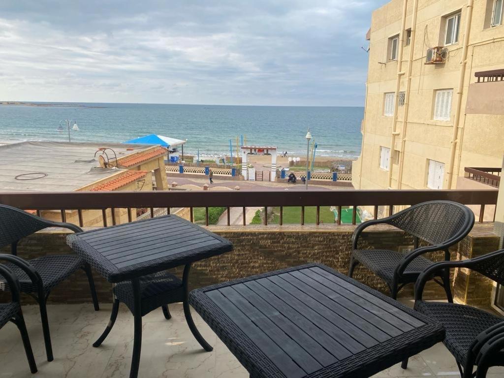 B&B Alexandria - Maxeem Direct sea view Apartment super Lux 2 bed rooms Maamoura Beach شاليه سوبر لوكس مجموعه مكسيم شاطىء المعموره على البحرمع كارنيهات بوابه طول السنه و الشاطىء الخاص من اول مايو الى نهايه اكتوبر للعائلات - Bed and Breakfast Alexandria