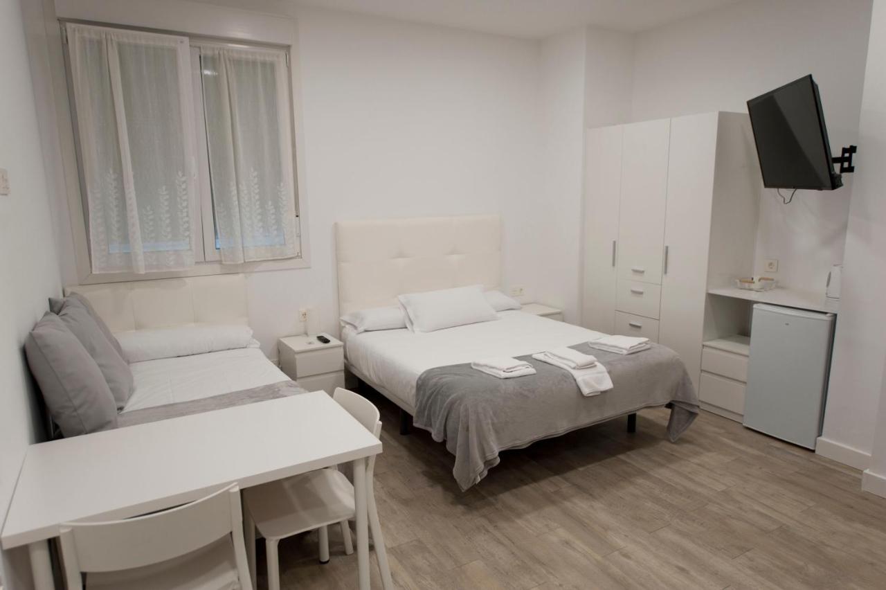 Triple Room with Private Bathroom