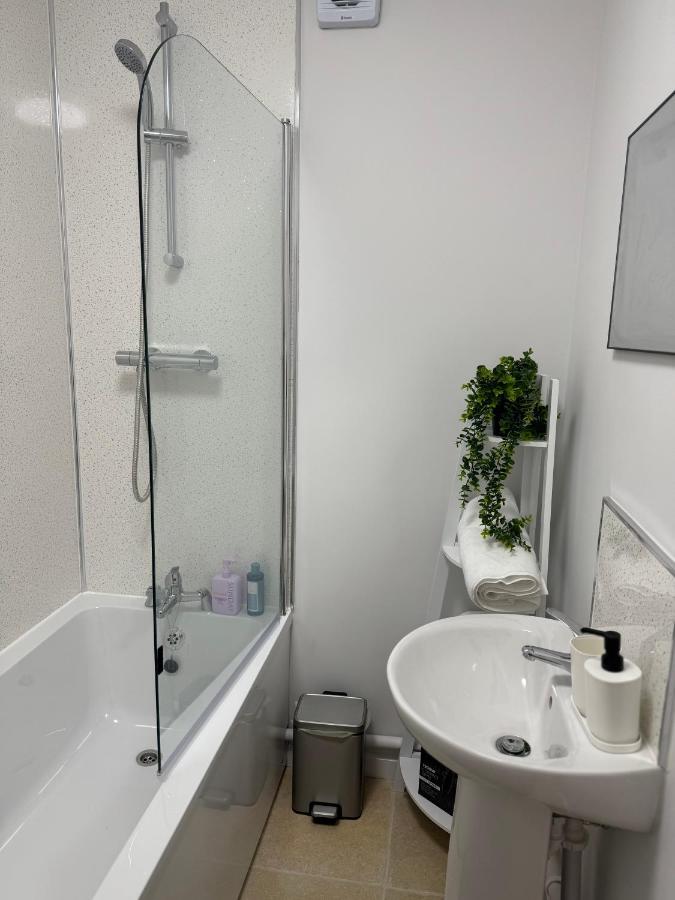Private En-suite - Ferienwohnung