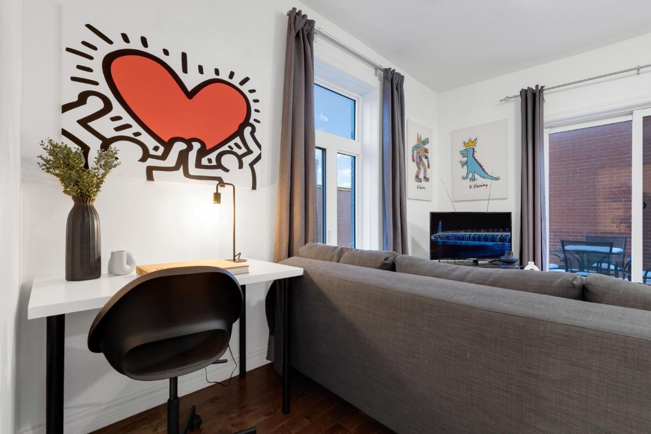 One-Bedroom Apartment with Balcony